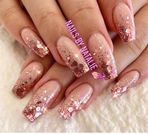 Rose Gold Flake Nails, Rose Gold Halloween Nails, Rose Gold Glitter Tips Nails, Rose Gold Flakes Nails, Rose Gold Nails Ombre Glitter, Pink Ombre Nails Glitter Rose Gold, Rose Gold Nails Glitter, Nail Polish Art Designs, Couture Nails