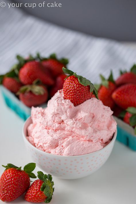 How to make Strawberry Whipped Cream - Your Cup of Cake Strawberry Whipped Cream Filling, Whip Icing Recipe, Flavored Cool Whip, Whip Icing, Whipped Icing Recipes, Whip Frosting, Cup Of Cake, Chocolate Ganache Icing, Cool Whip Frosting