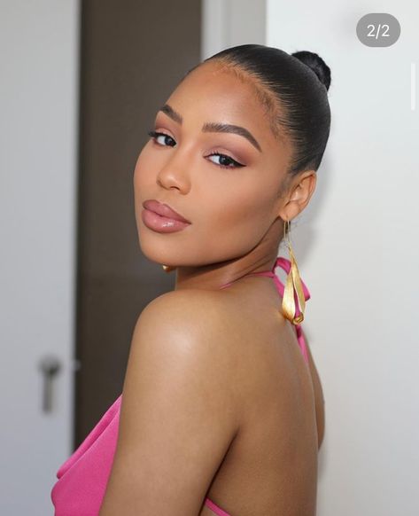 Guest Makeup Look, Wedding Guest Makeup Looks, Teaira Walker, Hairstyles With Curled Hair, Black Hair Bun, Bombshell Makeup, Flawless Face Makeup, Full Coverage Makeup, Wedding Guest Makeup