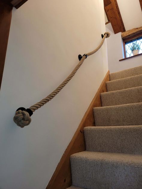 Rope Banister Stairways, Rope Hand Rails For Stairs, Rope Banister Railings, Rope Bannister Ideas, Rope Handrails For Stairs, Rope Railings For Stairs, Rope Staircase, Rope Stair Railing, Rope Banister