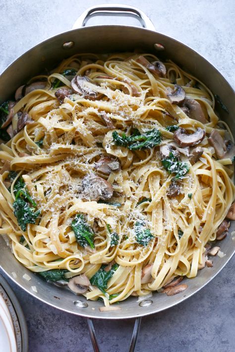 Creamy Mushroom Spinach Fettuccine made with Land O Lakes® Butter with Olive Oil & Sea Salt. So delicious and easy to make, this is sure to become a family favorite! Spinach Fettucine, Spinach Fettuccine, Land O Lakes Butter, Spinach Alfredo, Mushroom Spinach, Fettuccine Pasta, Spinach Soup, Cream Of Mushroom, Land O Lakes