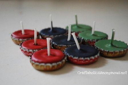 100 Ways to Repurpose and Reuse Broken Household Items - DIY & Crafts Homemade Candle Holders, Bottle Cap Candles, Diy Bottle Cap Crafts, Bottle Cap Table, Tiny Candles, Candle Tutorial, Clean Crafts, Fun Wreath, Beer Bottle Caps