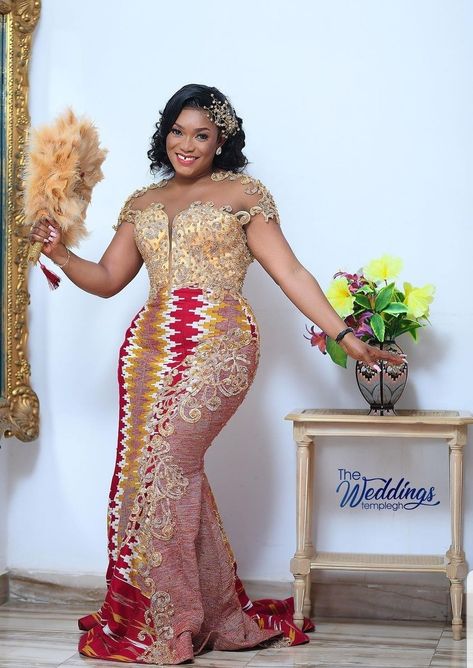 Kente Designs Traditional Weddings, Traditional Wedding Attire Ghana, Simple Kente Styles For Engagement Ghana, Kente Styles For Engagement Ghana 2022, Africa Traditional Wedding Dress, Kente Wedding Dress Gowns, Wedding Kente Styles, Kente Styles For Engagement Ghana 2023, Ankara Wedding Dress