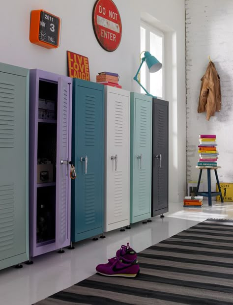 I would paint these lockers a rusty red color great for an entry way to hang up coats store shoes and such... Industrial Style Decor, Entryway Shoe Storage, Metal Lockers, School Lockers, Room Deco, Kid Spaces, Kids' Room, Boy's Room, Home Deco