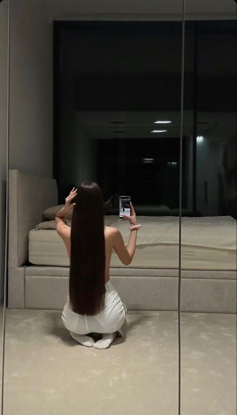 Long Shiny Hair, How To Grow Your Hair Faster, Foto Poses, Silky Hair, Dream Hair, Shiny Hair, Aesthetic Hair, Pretty Hairstyles, Hair Goals