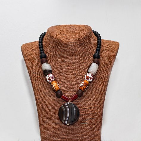 Unleash Your Inner Sparkle with Our Unisex Gem Pendant Necklace: Perfect for Any Outfit and Any Occasion! Combinations of ceramic beads + agate pendant + korobo beads and others Unique and simple Price: 26000 shop on website user pendant necklace or send to our DM Gem Pendant, Beaded Jewelry Designs, African Beads, Agate Pendant, Ceramic Beads, Jewelry Designs, Gemstone Necklace, Gemstone Beads, Necklaces Bracelets