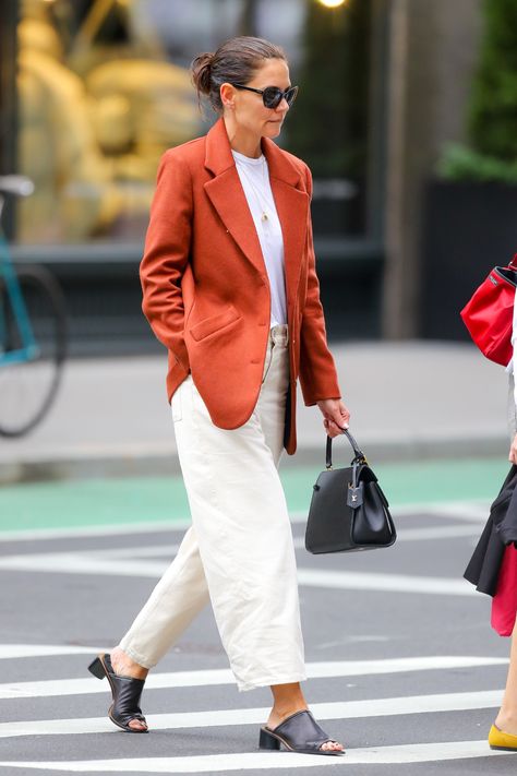 Orange Blazer Outfits, Orange Coat, Fall Blazer, Orange Blazer, Cream Trousers, Orange Jacket, Style Inspiration Fall, Katie Holmes, Inspired Outfits