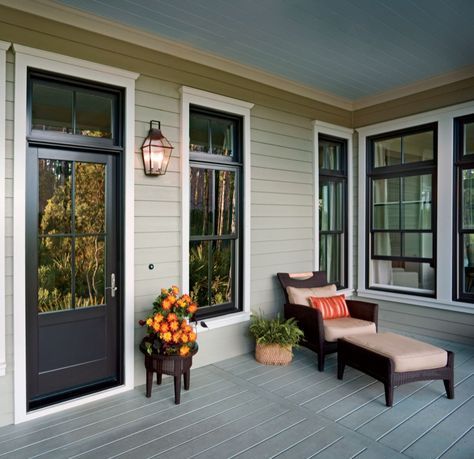 bronze windows & door, white trim Black Vinyl Windows, Vinyl Window Trim, Diy Exterior, Vinyl Replacement Windows, Black Window Frames, Exterior Color Schemes, Black Windows, Interior Painting, Cottage House