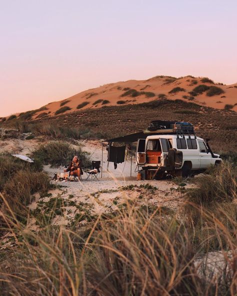 Wallpaper Travel, Trip Aesthetic, Outback Australia, Pics Inspo, Travel Van, Bucket Lists, Camping Life, Travel Inspo, Australia Travel