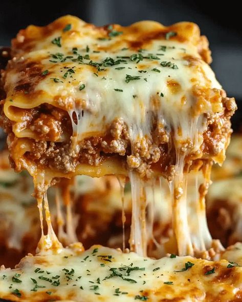 Ravioli Lasagna Recipe With Ricotta, Million Dollar Ravioli Casserole, Baked Pasta With Ricotta, Ravioli Sauces, Cheese Ravioli Lasagna, Million Dollar Ravioli, Ravioli Lasagna Recipe, Ricotta Pasta Bake, Spinach And Cheese Ravioli