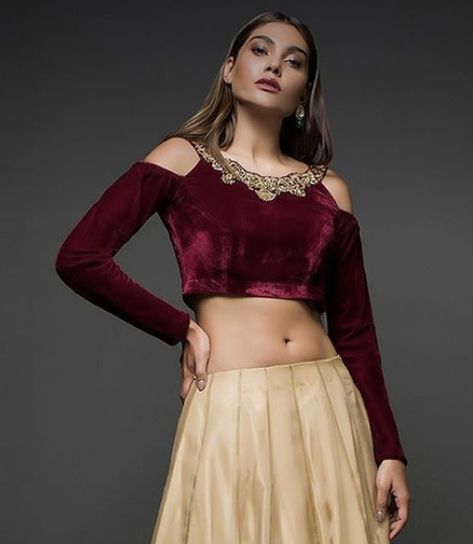 Maroon Velvet Blouse, Wedding Drapes, Velvet Blouse Design, Ankara Blouses, Stylish Maxi Dress, Floral Lehenga, Lehenga Designs Simple, Maroon Blouse, Velvet Blouse