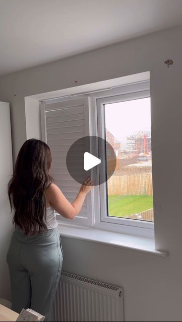 Danielle Davenport on Instagram: "Slowly but surely decorating this spare room 🤍

Can’t believe how easy these shutter blinds were to put up! 
I bought these from @blinds2go, worth every penny 🙌🏻 I now have the shutter blind bug and want to do every single window 🤣. 

#shutterblinds #bedroomtransformation #office #diy #dressingroom #blinds" Windows With Only Blinds, Shaker Blinds, Windows With Blinds Inside, Bedroom Shutters With Curtains, Blinds To Go, Bedroom Window Blinds, Blinds For Bedroom Windows, Blind Ideas For Windows, Blinds Bedroom