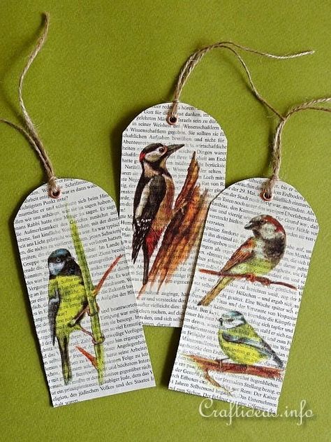 Homemade Bookmarks, Recycled Paper Crafts, Handmade Bookmarks Diy, Easy Bird, Old Book Crafts, Creative Bookmarks, Book Page Crafts, Bookmark Craft, Paper Bookmarks