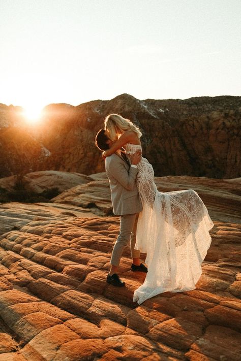 Wedding Desert Photoshoot, Desert Wedding Pictures, Desert Inspo, Desert Wedding Dress, Utah Engagement Photos, Elopement Desert, Wedding Announcements Photos, Desert Photoshoot, Tie The Knot Wedding