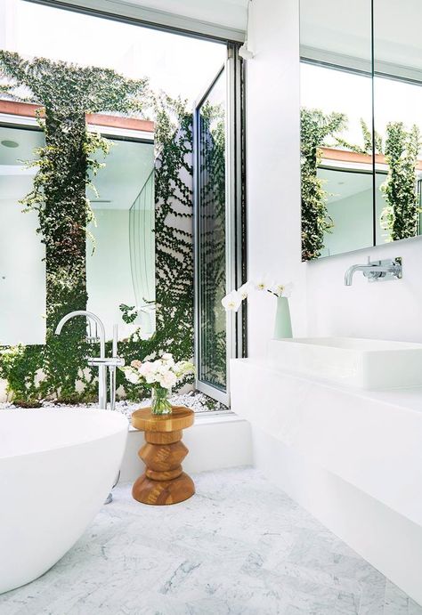 *Photography: John Paul Urizar / bauersyndication.com.au*. Bathroom Courtyard, Ensuite Bathroom Designs, White Marble Bathrooms, Zen Bathroom, Bad Inspiration, Ensuite Bathrooms, Ensuite Bathroom, Rustic Bathrooms, Bad Design