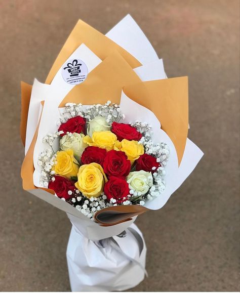 Red And Yellow Roses Bouquet, Red And Yellow Party, Red And Yellow Bouquet, Flowers For Girlfriend, Yellow Rose Bouquet, Prom Bouquet, Red And Yellow Roses, Yellow Party, White Rose Bouquet