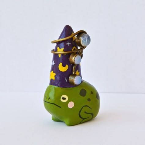 Wizard Frog, Clay Frog, Magic Rings, Frog Jewelry, Vinyl Art Toys, Clay Things, Clay Baby, Big Hat, Clay Figurine