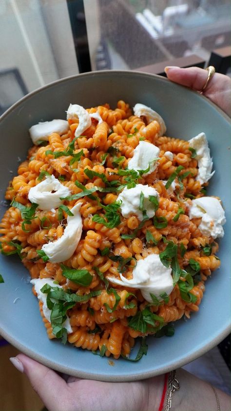 Vodka Pasta With Burrata, Vodka Pasta, Instagram Food, Food Diary, Food Obsession, Food Cravings, Veggie Recipes, Savoury Food, Food Lover