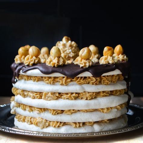 Dacquoise Recipe, Espresso Buttercream, Aquafaba Recipes, Vegan Lemon Curd, Traditional Irish Soda Bread, Chocolate Ideas, Meringue Recipe, Light Cakes, Vegan Cake