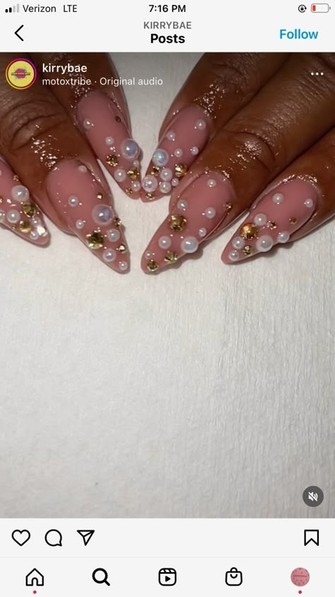 Gold Jeweled Nails, Gold And Rhinestone Nails, Almond Nails With Gems, Pooh Nails, Jeweled Nails, Sassy Nails, Nail Jewels, Matte Nails Design, Dope Nail Designs