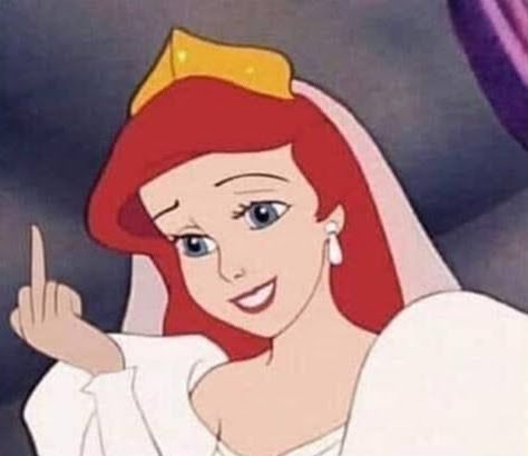 Ariel Meme, Middle Finger Meme, Princess Cartoon, Princesa Disney, Favorite Words, Funny Cartoons, Naruto Shippuden, Ariel, Funny Memes