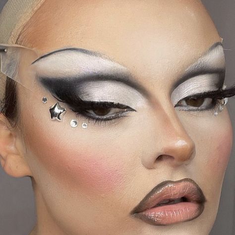 #photography #painting #art #jewelry #design #accessories #hair #nailart @pattibokowski #photooftheday Hooded Eye Drag Makeup, 60s Drag Makeup, Drag Makeup Hooded Eyes, Drag Looks Make Up, Black Drag Makeup, Beginner Drag Makeup, Drag Makeup Inspiration, Drag Contour, Easy Drag Makeup