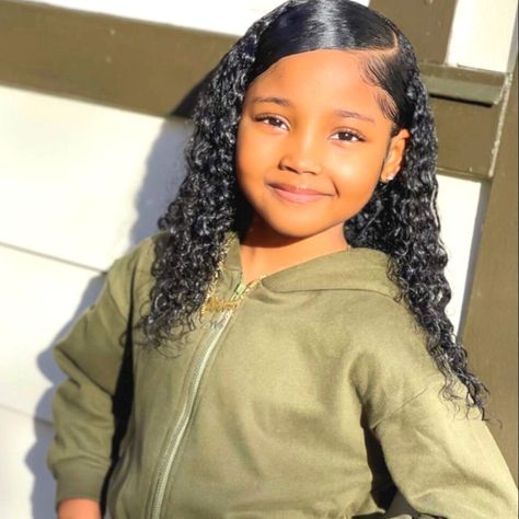 Find simple and stylish hairstyles for 11-year-old girls that are easy to do and will keep their hair looking its best. #hairstyles #naturalhair Aziyah Zaliyah, Toddler Hair Styles, Prom Hair Styles, Hairstyles Simple, Old Hairstyles, Easy Hairstyles For School, Birthday Hairstyles, Blonde Hairstyles, Natural Hair Styles Easy