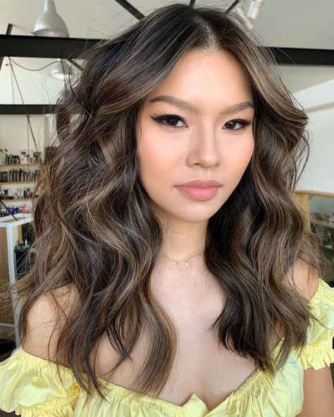 Edwards And Co. on Instagram: “BALAYAGE ON BRUNETTES 😍 Loving these tones by @dane_edwardsandco at our Kippa Street Salon | Bookings via link in bio ✨” Filipino Hair Highlights, Dark Hair Color Ideas Asian, Filipino Balayage Hair, Hair Color Ideas For Asian Black Hair, Asian Hair Colour, Filipino Hair Color Ideas, Balayage For Black Hair Asian, Asian Dyed Hair, Subtle Highlights For Dark Hair