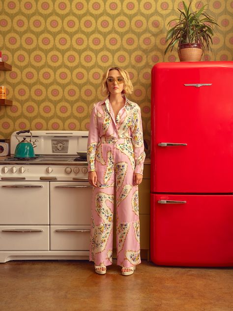 Mid Century Modern with Chloe Fineman on Behance Kitchen Shoot, Painterly Photography, Chloe Fineman, Mid Century Photography, Retro Fashion Photography, Modern Photoshoot, Dr Kids, Wes Anderson Style, Colors For Spring