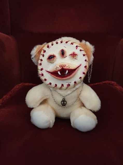 Creepy Plushies Aesthetic, Gore Plushies, Scary Plushies, Clayface Plushies, Cursed Plushies, Creepy Plushies, Creepy Bear, Animal Horror, Evil Teddy Bear