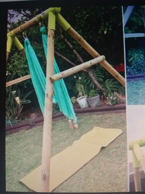 Diy Stand, Yoga Trapeze, Diy Yoga, Yard Inspiration, Aerial Silk, Yoga Iyengar, Scrap Wood Projects, Aerial Silks, Aerial Yoga