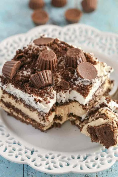 Eclair Cakes, Peanut Butter Icebox Cake, Easy Whipped Cream Recipe, Reese's Recipes, Eclairs Dessert, Live Well Bake Often, Icebox Cakes, Peanut Butter Squares, Bake Sweets