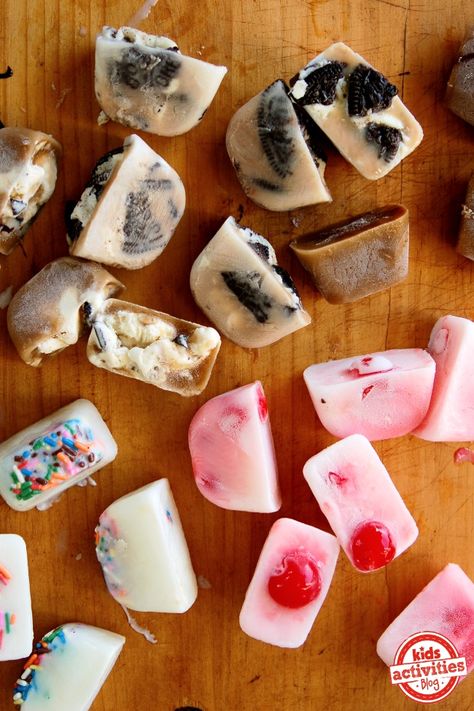 TEN Ice Cube Combinations - OMG yummy!!!!  I had never thought of this!  What a fun thing to make with kids. Cube Ideas, Ice Cube Recipe, Flavored Ice Cubes, Types Of Ice, Flavor Ice, Ice Cube Trays, Cooking With Kids, Ice Cubes, Frozen Treats