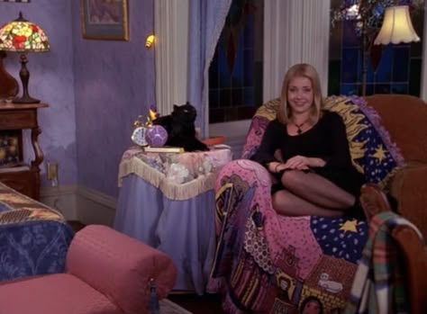 Whimsigothic Bedroom, Bedroom 90s, Witch Bedrooms, Sabrina Witch, Sabrina The Teenage Witch, Witch Room, Teen Witch, Dark Elegance, Morticia Addams