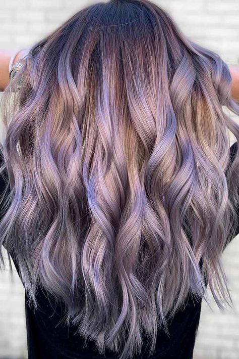 Wavy Light Purple Hair With Dark Roots #lightpurplehair #haircolor ❤ Light purple hair is exactly what you need in case you wish to look brighter this season. We have a collection of colorful hair looks to inspire you. #lovehairstyles #hair #hairstyles #haircuts African American Hair Color, Hair Dues, Light Purple Hair, Best Hair Dye, Purple Highlights, Lilac Hair, Balayage Blonde, Lavender Hair, Hair Color Purple