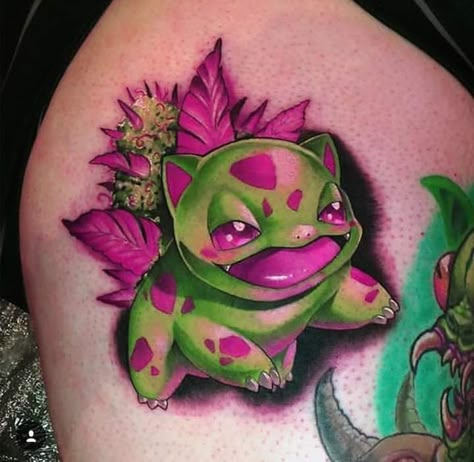 Ivysaur Tattoo, Geeky Tattoos, Nintendo Tattoo, Pokemon Tattoos, Muster Tattoos, Pokemon Tattoo, Geniale Tattoos, Cute Little Tattoos, Tatuaje A Color