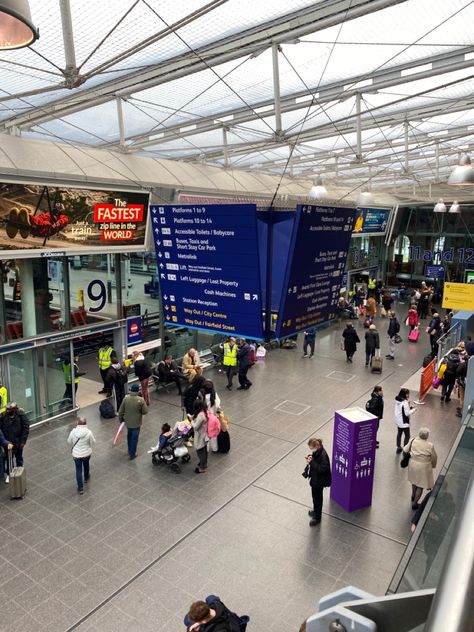 #trainstation #manchester #picadilly Manchester Train Station, Sidemen Members, Manchester Piccadilly, Ireland Destinations, University Of Manchester, Cash Machine, New Bus, University Life, Bus Station