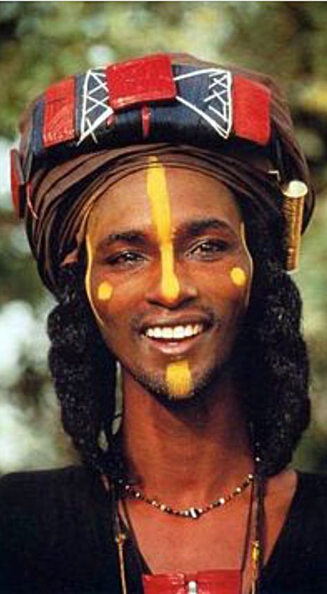 Wodabee warrior Gerewol Festival, Wodaabe Tribe, African People, World Cultures, People Of The World, African Culture, African Beauty, Interesting Faces, Anthropology