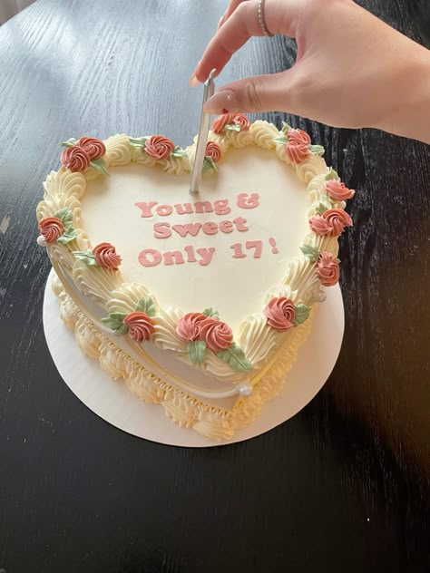 heart cake for 17th bday 🫶 Baking Cake Design, Birthday Cake For 17 Year Girl, Simple Heart Birthday Cake, Heart Cake 17 Birthday, Heart Shaped 18th Birthday Cake, 18th Birthday Cake Heart Shape, Simple Vintage Heart Cake, 17 Birthday Cakes Ideas, Cute B Day Cakes