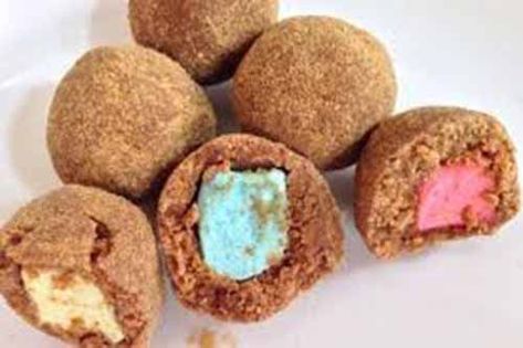 Mallow Graham Balls Recipe | Panlasang Pinoy Recipes Graham Balls Recipe, Condensed Milk Cupcakes, Graham Balls, Best Filipino Recipes, Graham Recipe, Panlasang Pinoy Recipe, Easiest Desserts, Pinoy Recipes, Food Business Ideas