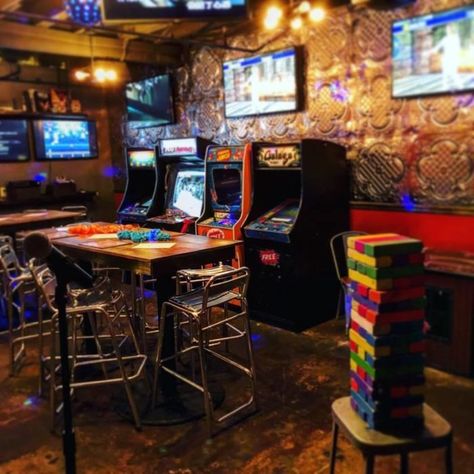 Two Bits Is The Best Classic Arcade Bar In Tennessee Split Aesthetic, Video Game Bar, Gaming Cafe, Bar Arcade, Hampton Interior, Retro Basement, Man Cave Arcade, Arcade Bar, Gaming Center