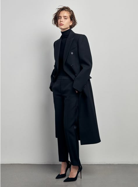 Turtleneck Suit, Woman Wardrobe, Wardrobe Nyc, Black Wardrobe, Casino Outfit, Turtleneck Shirt, Prom Suits, Woman Suit Fashion, Black Turtleneck