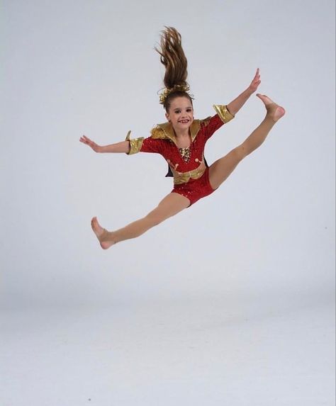 Dance Moms Pictures Photo Shoot, Dance Moms Dancers Pictures, Dance Moms Electricity, Mckenzie Ziegler Dance Moms, Kenzie Ziegler Dance Moms, Kenzie Dance Moms, Mackenzie Dance Moms, Mackenzie Ziegler Dance Moms, Mom Baby Pictures