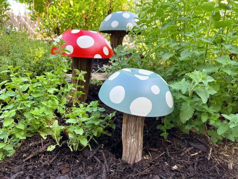 Upcycled Mushroom Garden Accents Outdoor Mushroom Diy, Diy Mushroom Decor Yard Art, Diy Mushroom Garden Decor, Giant Mushrooms Diy, Upcycled Mushroom, Mushroom Garden Art, Mushroom Garden Decor, October Fest, Yard Diy