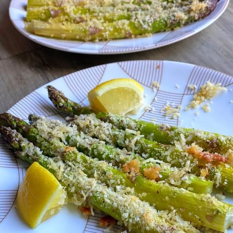 Roasted Asparagus with Parmesan & Lemon - Platein28 Pork Tenderloin Side Dishes, Pork Tenderloin Sides, Ground Turkey Spaghetti, Garlic Aioli Sauce, Bowtie Pasta Salad, Asparagus Fries, Easter 2023, Baked Asparagus, Asparagus Pasta