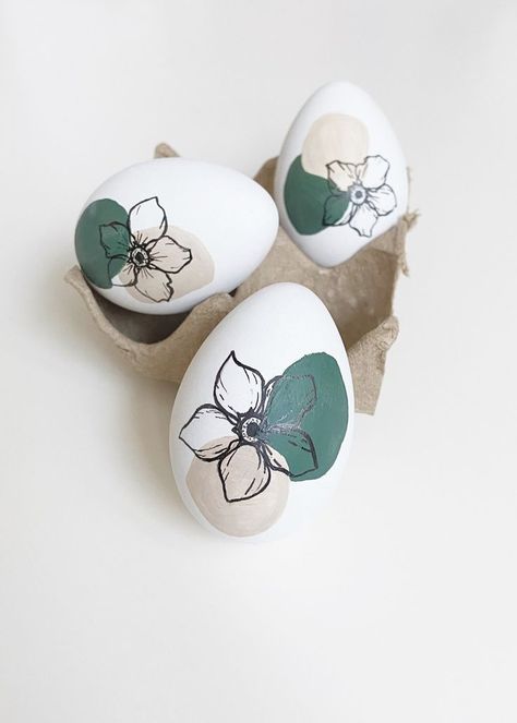 Diy Abstract Art, Distract Yourself, Diy Easter Crafts, Diy Osterschmuck, Aesthetic Grey, Creative Easter Eggs, Easter Egg Art, Diy Plaster, Painted Eggs