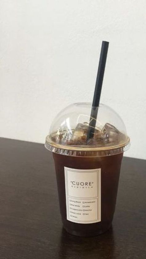 Iced Americano, Iced Coffee Recipe, Perfect Summer Drink, Americano Coffee, Coffee Aesthetics, Coffee Cappuccino, Pretty Aesthetic, Coffee At Home, Ice Coffee Recipe