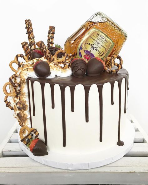 Crown Royal Cake Ideas Birthday, Drinks Cake Design, Crown Royal Birthday Cake, Crown Royal Cake Ideas, Crown Royal Birthday Ideas For Men, Crown Royal Cakes For Men, Alcohol Cake Ideas For Men, Men’s Birthday Cake Ideas, Crown Royal Cake