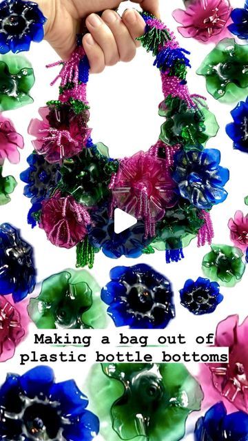 Recycled Handbag, Recycled Plastic Bags, Upcycled Textiles, Large Sequins, Upcycled Art, Spring Bags, Sewing Embroidery, Plastic Crafts, Plastic Flowers