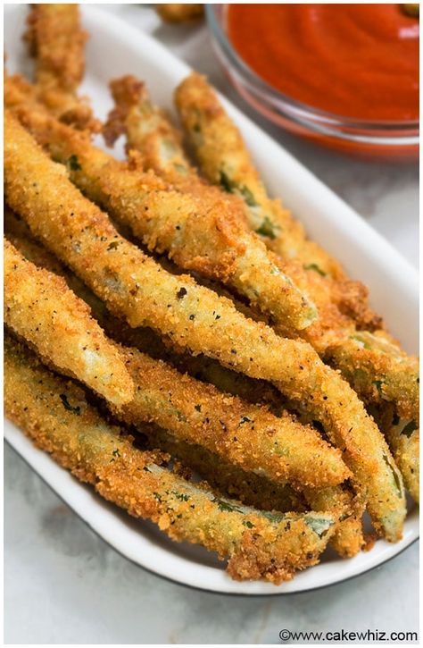 Deep Fried Green Beans, Fried Green Beans Recipe, Oven Fried Green Beans, Fried Green Bean Recipes, String Bean Recipes, Crispy Green Beans, Pickled Green Beans, Green Beans Recipe, Veggie Fries